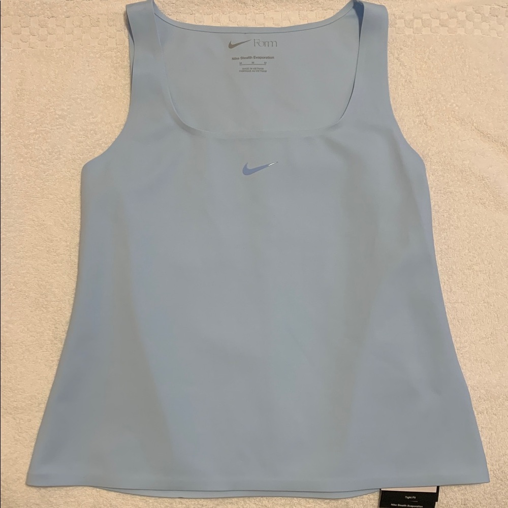 Women’s Nike form stealth evaporation baby blue tank! NWT